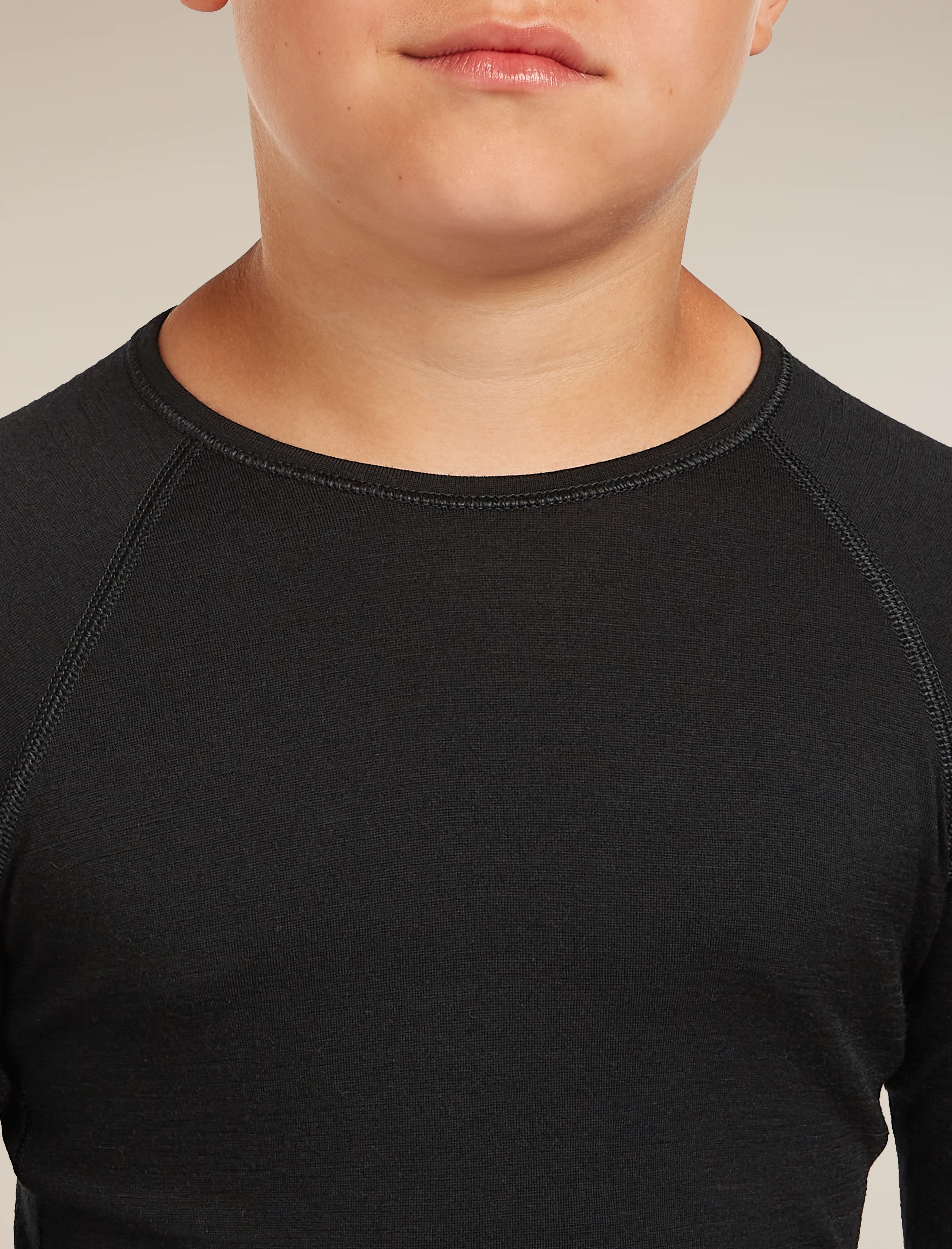 Kids’ Merino 200 Oasis Long Sleeve Crewe Thermal Top - Image 9