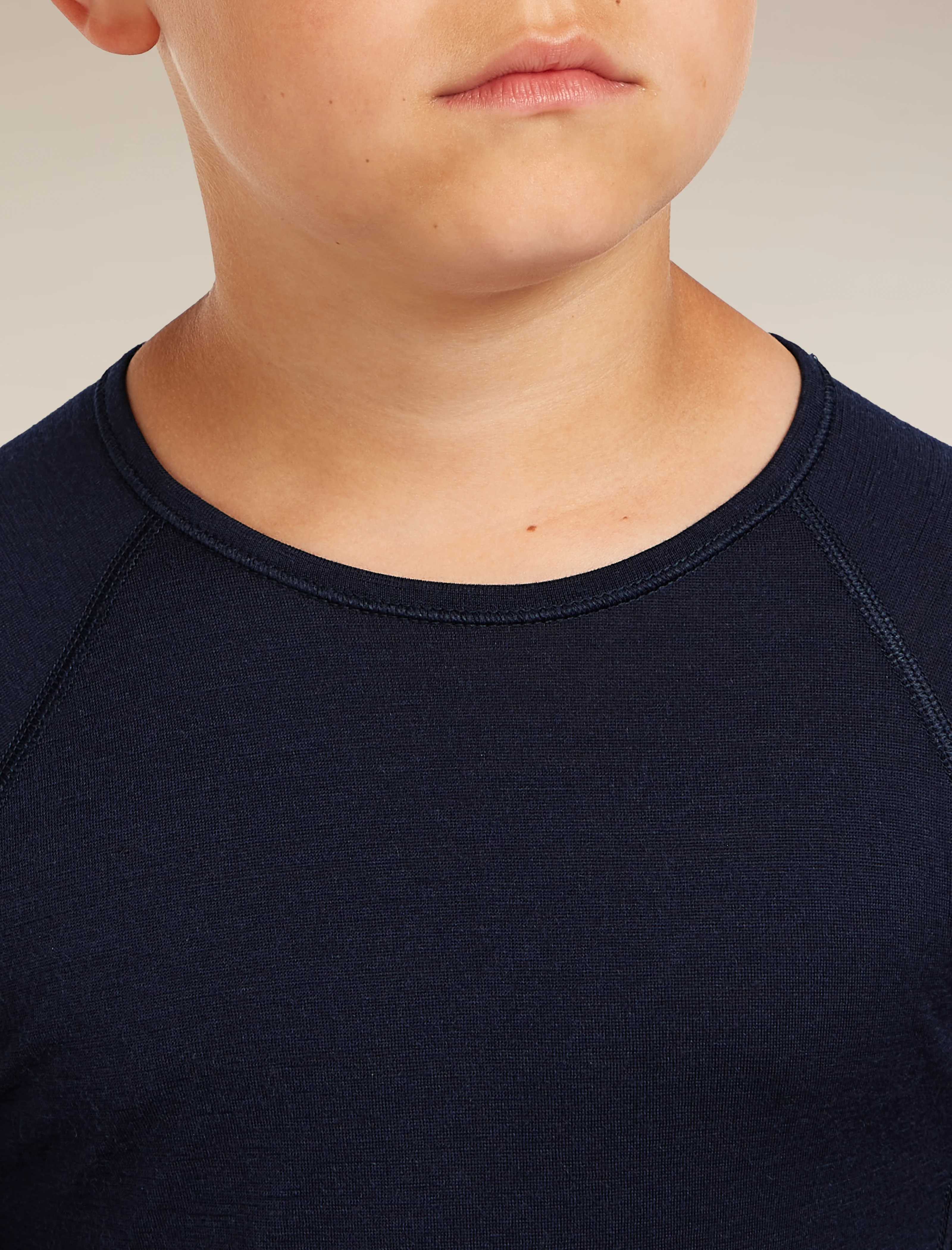 Kids’ Merino 200 Oasis Long Sleeve Crewe Thermal Top - Image 14