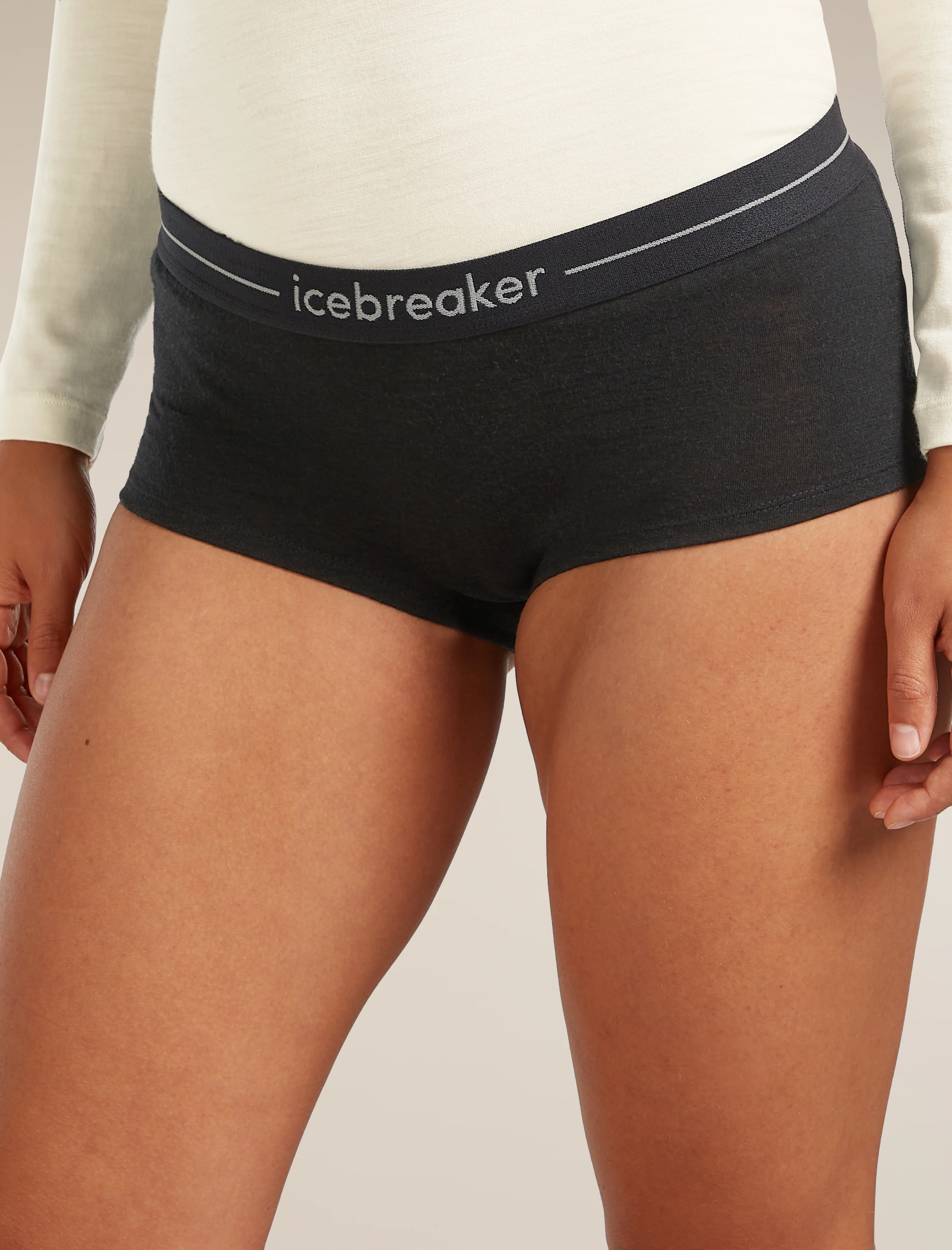 Women's Merino 200 Oasis Thermal Shorts - Image 8